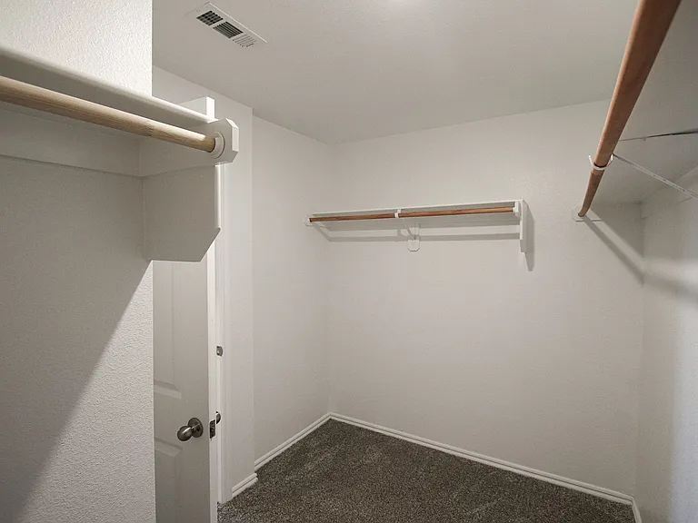 606 Comanche Dr — Photo 14