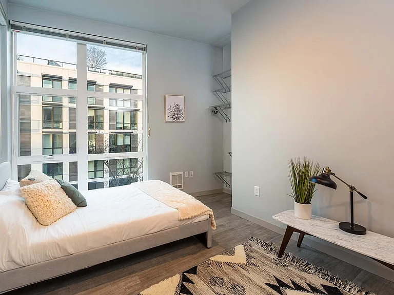 Minnie Flats | 101 Denny Way, Seattle, WA 98109 — Photo 28