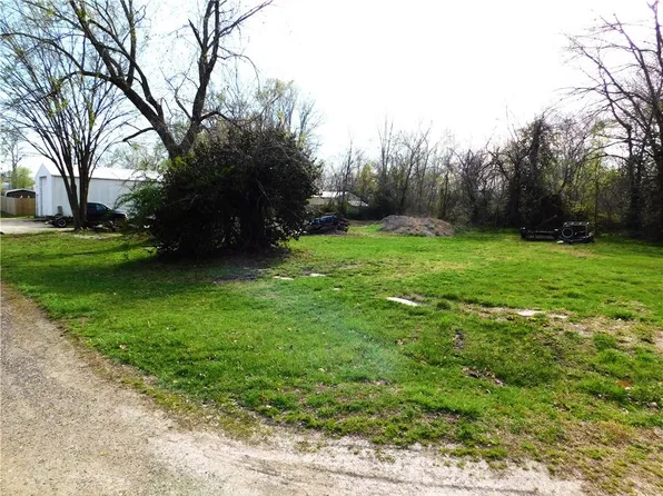 202-200 N Vine St, Holden, MO 64040