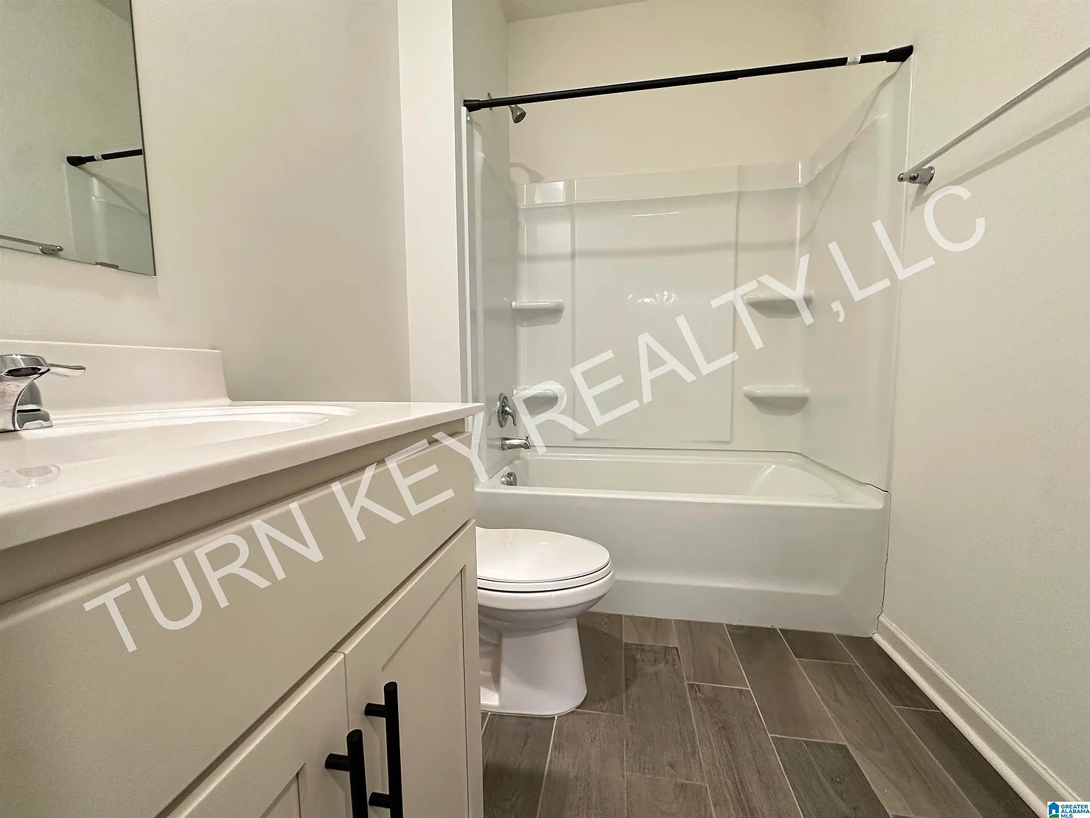 5 bed, 3.0 bath, $2,200 — Photo 4