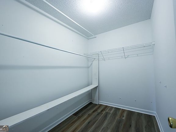 2nd image of 2102 Mulberry Ln