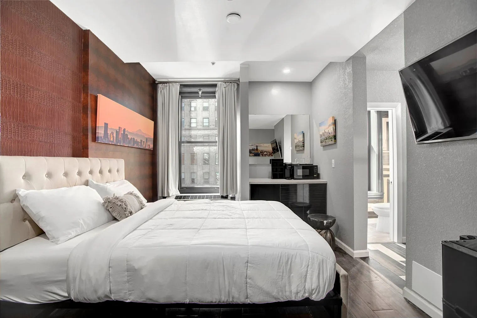 1 bed, 1.0 bath, $3,041 — Photo 2