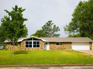 506 Hinshaw Dr, Springdale, AR 72762