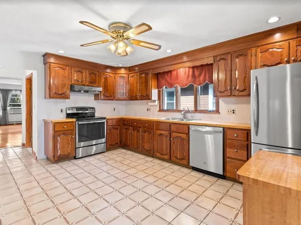 146 W Adams St #2, Somerville, MA 02144