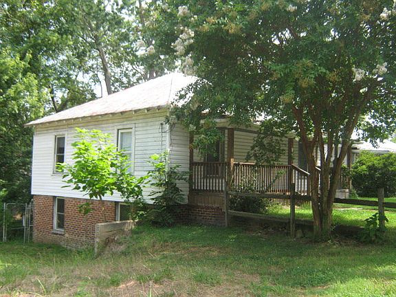 2nd image of 604 Hughes St
