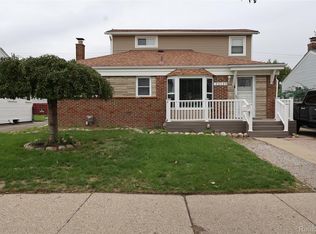 26140 Hayes Rd, Roseville, MI 48066