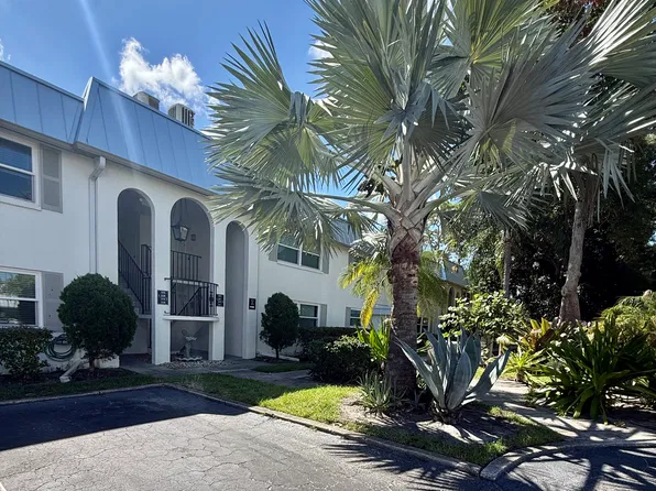 5800 Hollywood Blvd, Sarasota, FL