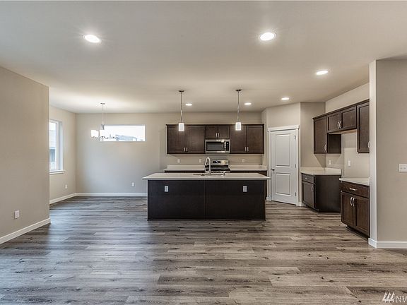 Photos are for illustration purposes only.  May depict Seller enhancements and may not be available with all floor plans.