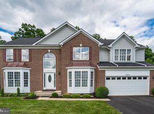 8905 Royal Crest Dr, Hyattsville, MD 20783