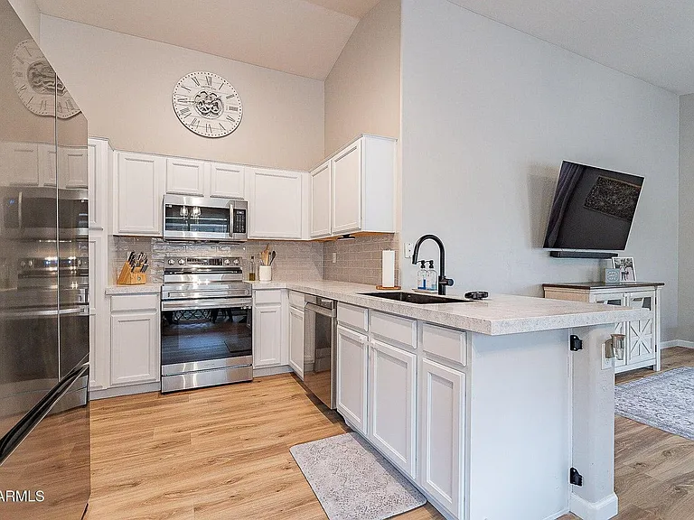 2574 W Sawtooth Way — Photo 5