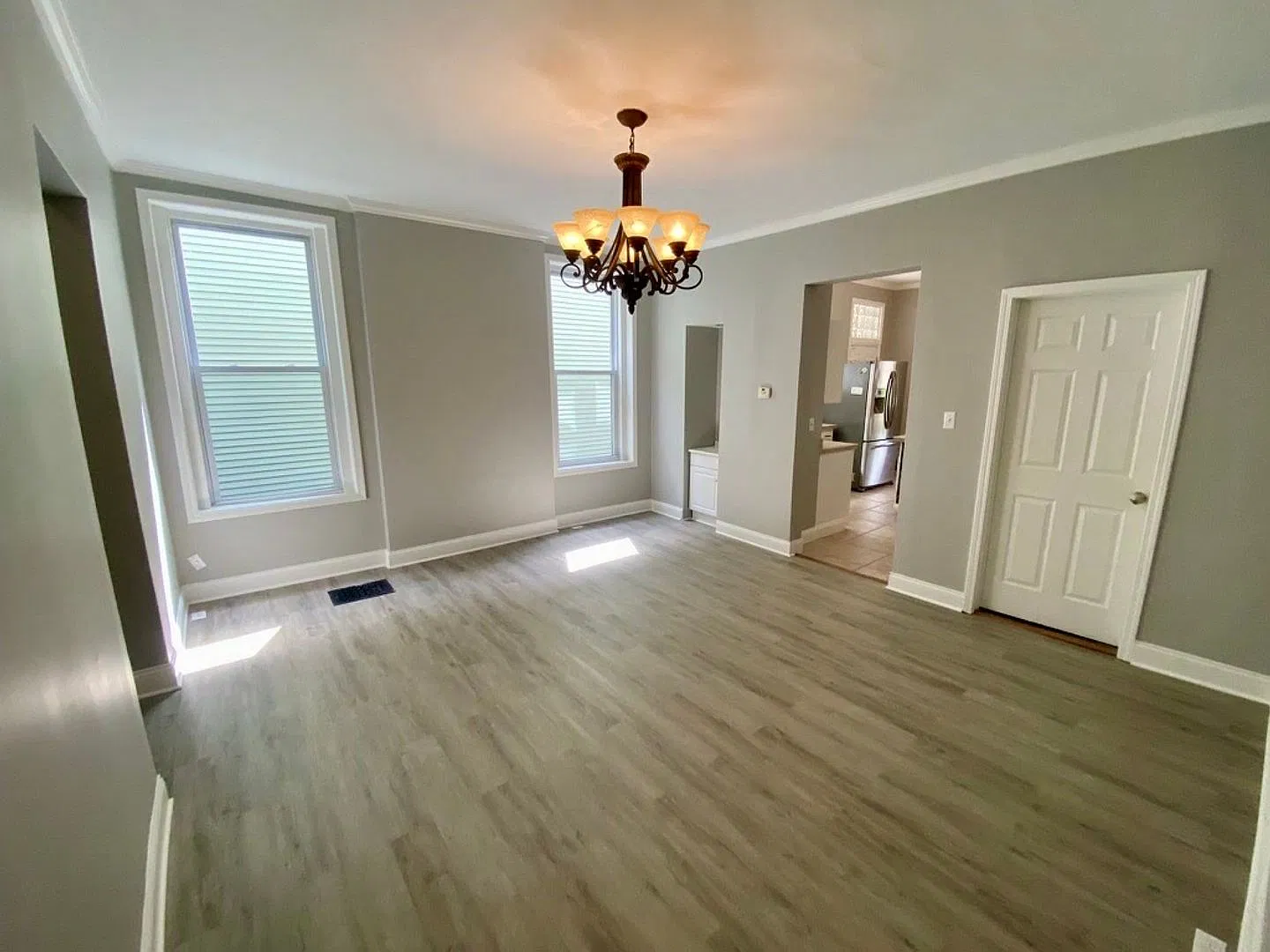 6 Bed/2.5 Bath Seconds From UC Main Campus Only $650/pp ($3900/mo) — Photo 4