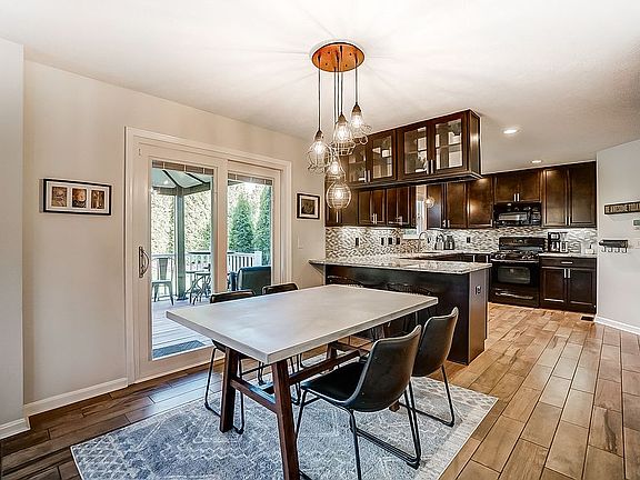 4th image of 5085 Oak Creek Trl