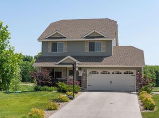 9404 Golden Pond Ln N, Monticello, MN 55362