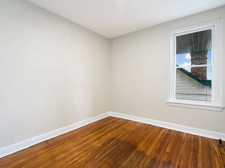 701 Brownsville Rd — Photo 41