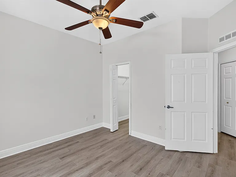 166 Sedona Cir — Photo 35