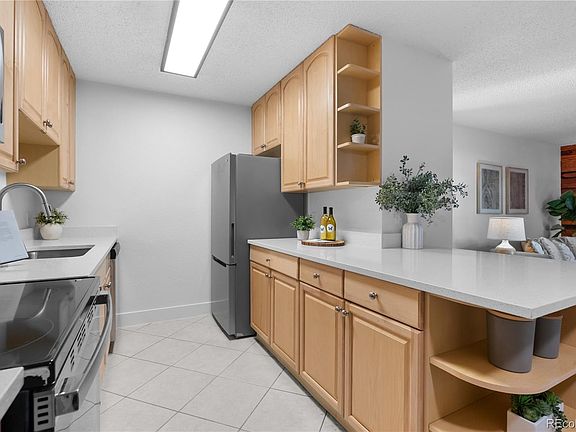 4th image of 2225 S Jasmine Street Bldg B #103
