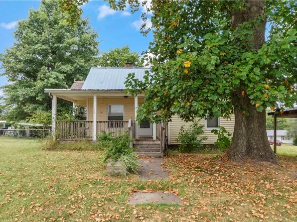 402 Pine St, Blackburn, MO 65321