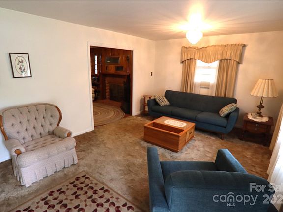 2nd image of 921 Vickery Dr