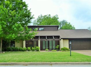 9005 Van Deman Dr, Benbrook, TX 76116