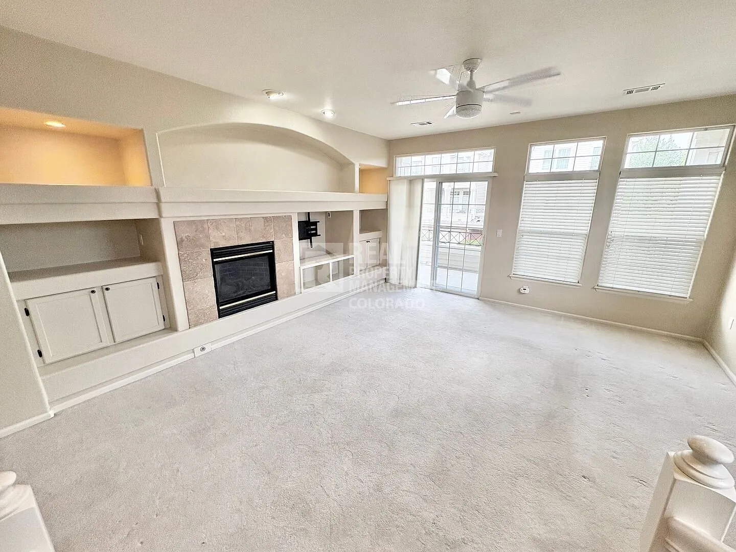 Spacious 3-Bedroom Townhome in Kensington with 2-Car Garage — Photo 4