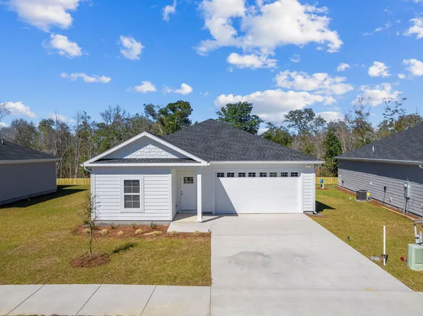 72 Riverwalk Blvd, Freeport, FL 32439