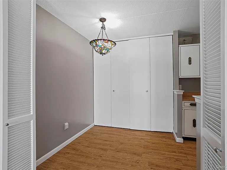 200 High Point Dr #Penthouse 6 — Photo 9