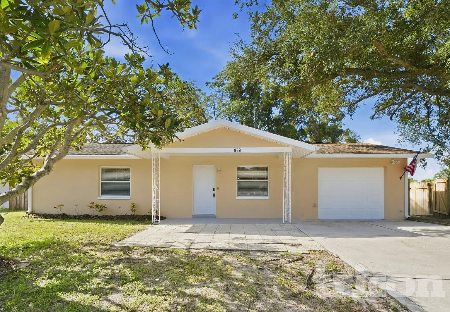 939 14th Avenue SW Largo FL — Photo 1