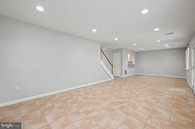 262 Crescent Dr — Photo 8