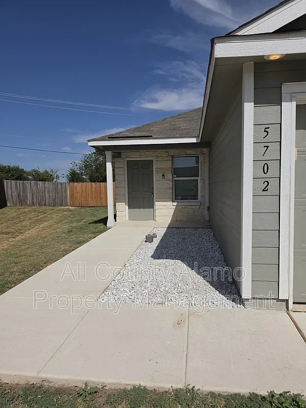 3 bed, 2.0 bath, 1440 sqft, $1,650 — Photo 4