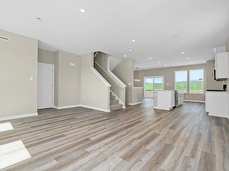 311 Alliance Dr — Photo 7