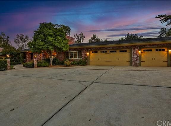 5th image of 313 W Mariposa Dr