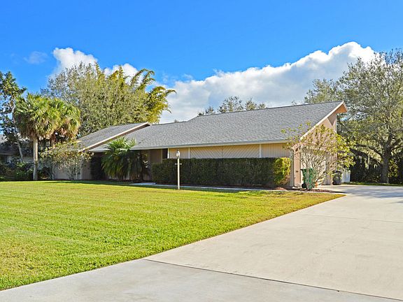 5th image of 1203 Driftwood Ln
