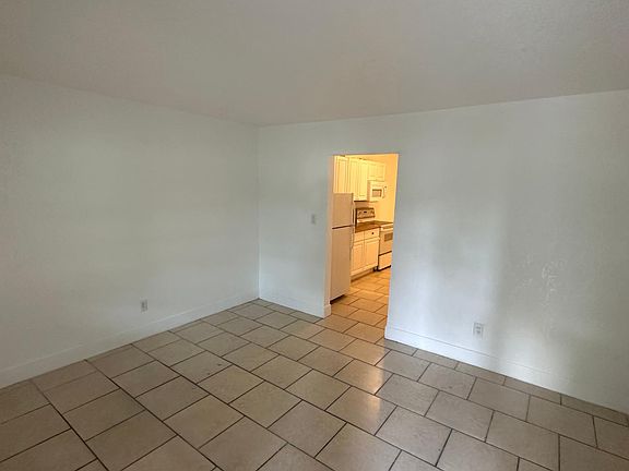 4th image of 2036 6th Ave N