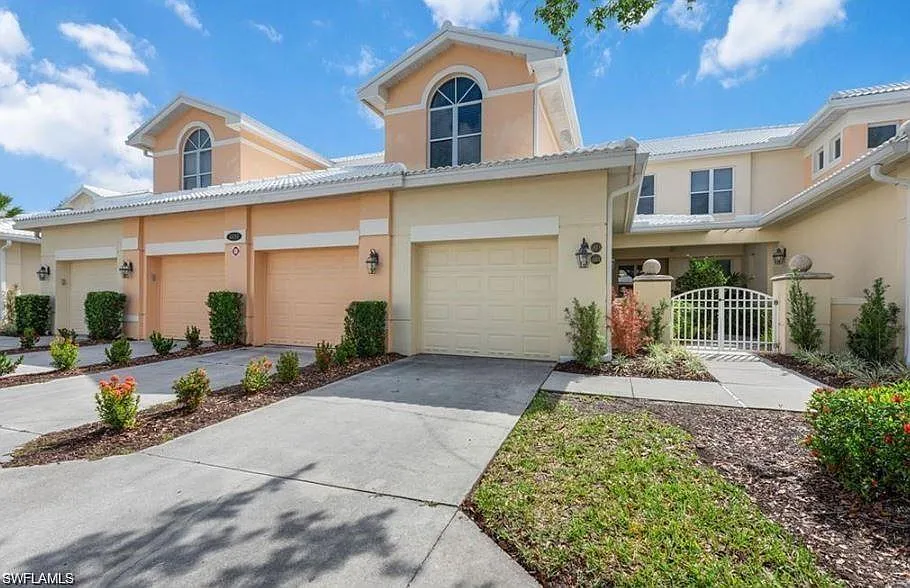 2 bed, 2.0 bath, 1414 sqft, $6,000 — Photo 2