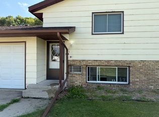 1704 8th Ave SE, Willmar, MN 56201