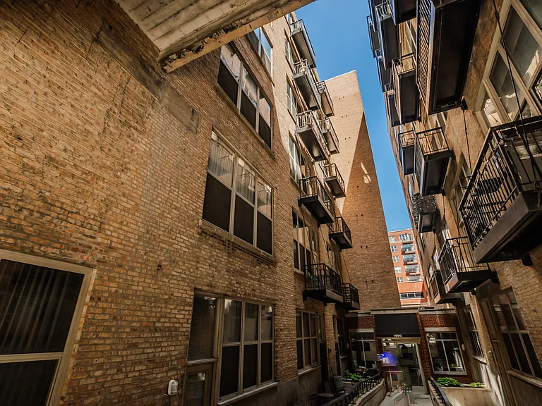 1500 W Monroe St #216 — Photo 15