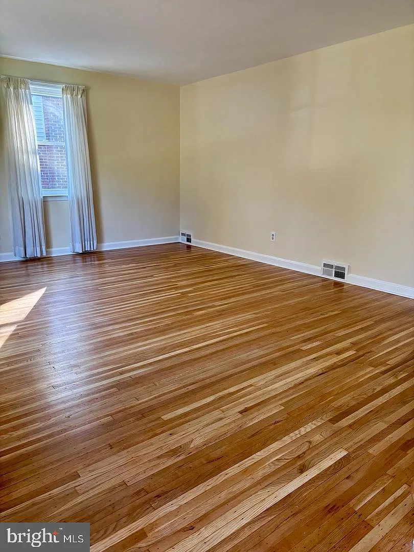 3 bed, 2.5 bath, 1754 sqft, $3,495 — Photo 3