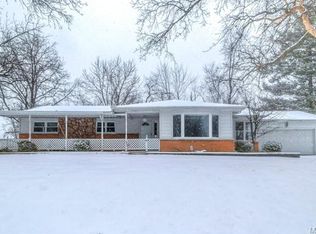 559 Kehrs Mill Rd, Ballwin, MO 63011