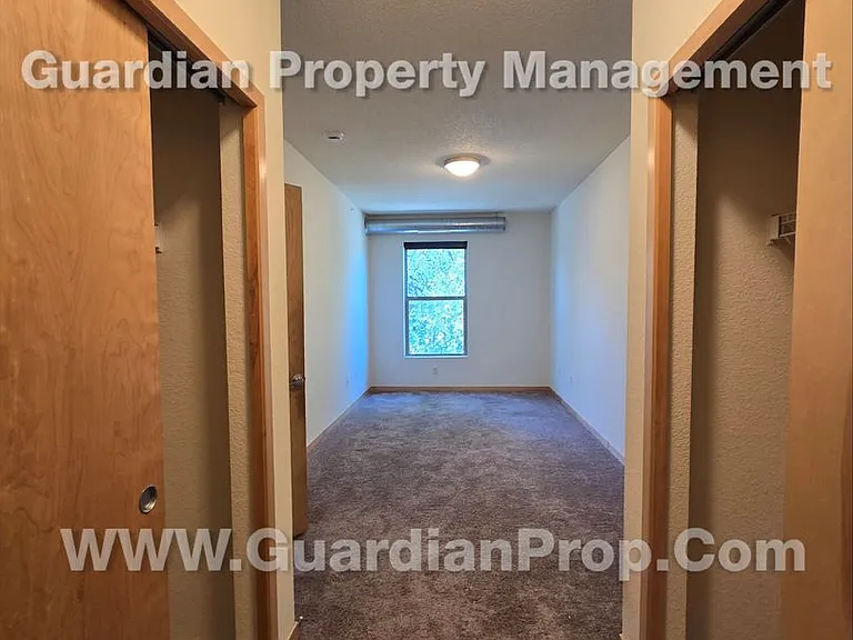 811 4th St SE #310 — Photo 10