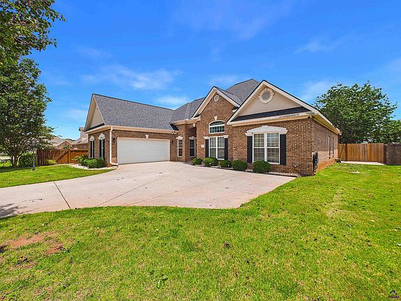 4th image of 105 Fairfax Ct