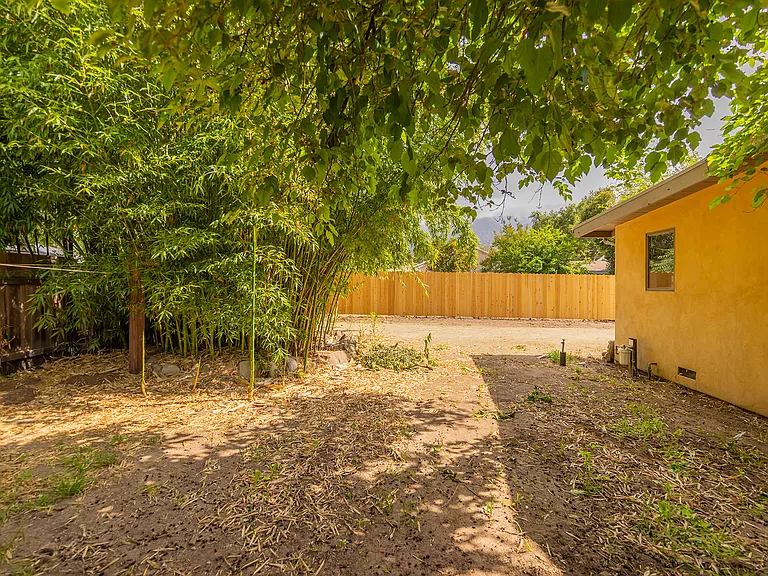 136 S Poli St — Photo 39