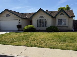 777 Encore Dr, Hanford, CA 93230