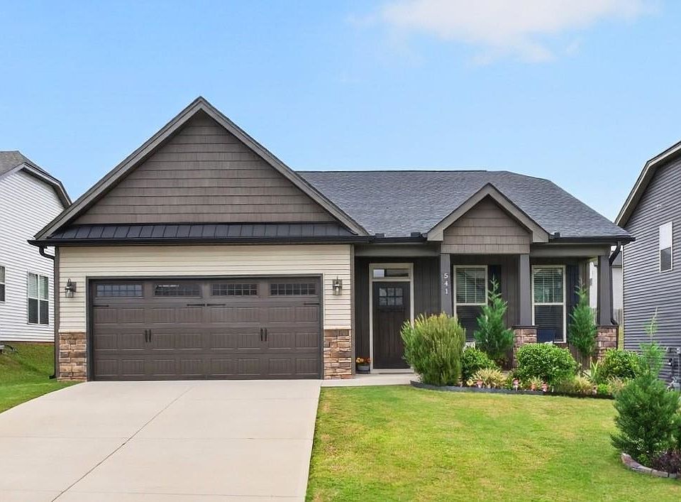 1st image of 541 Chantry Ln