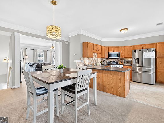 3rd image of 2114 Millgate Ln