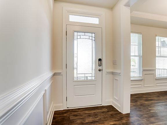 These photos are representative of this floor plan, but all options may not be available in every co