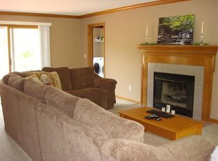 952 Hidden Ridge Dr, Milford, OH 45150