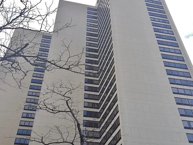 300 Riverfront Dr — Photo 9