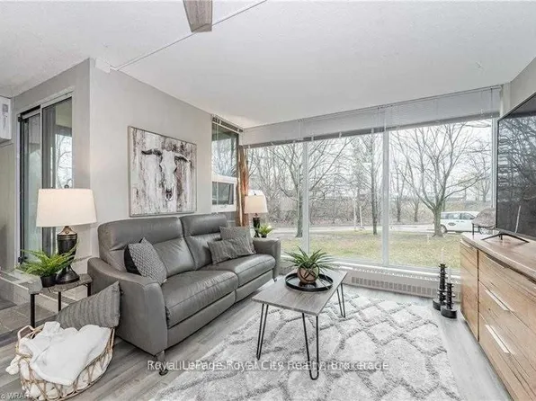 19 Woodlawn Rd E #105, Guelph, ON N1H 7B1