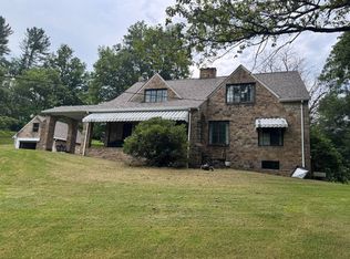 339 Paw Paw Creek Rd, Fairview, WV 26570