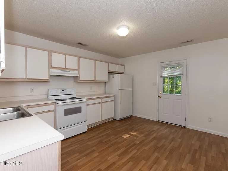 104 Spring Meadow Cir — Photo 7